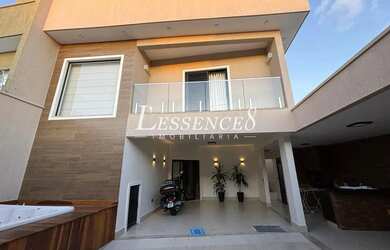 Imagem: A casa possui 2 Dormitórios, 4 Banheiros, 2 Vagas na garagem