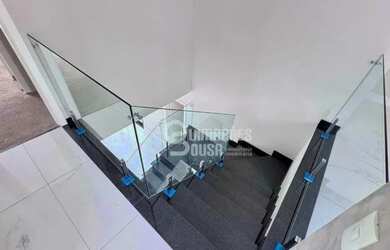 Imagem 5: Casa de Alto Padrão com 4 Suítes no Condomínio Portal do Paraíso II...