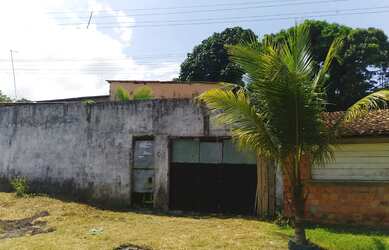 Imagem: A casa possui 5 Dormitórios, 4 Banheiros, 2 Vagas na garagem