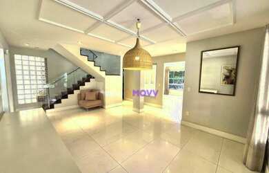 Imagem: A casa em condomínio possui 4 Dormitórios, 5 Banheiros, 2