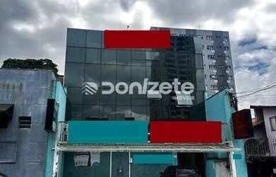 Imagem: O depósito possui 3 Vagas na garagem, 680m² de Área e está