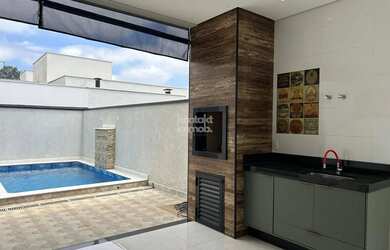 Imagem: A casa em condomínio possui 3 Dormitórios, 4 Banheiros, 4