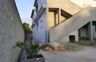 Imagem: A casa possui 5 Dormitórios, 1 Banheiro, 5 Vagas na garagem