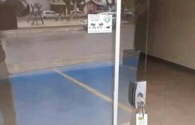 Imagem: O depósito possui 4 Vagas na garagem e 120m² de Área e está