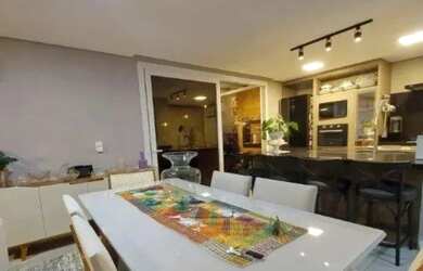 Imagem: A casa possui 3 Dormitórios, 4 Banheiros, 1 Vaga na garagem