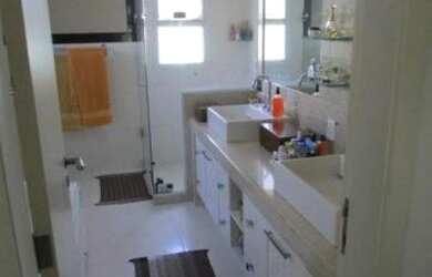 Imagem 4: Vargem Pequena, casa cinematografica em condominio conceituado