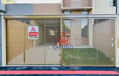 Imagem: A casa possui 3 Dormitórios, 1 Banheiro, 2 Vagas na garagem