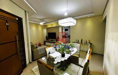 Imagem: A casa possui 3 Dormitórios, 2 Banheiros, 3 Vagas na garagem