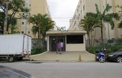 Imagem: O apartamento possui 2 Dormitórios, 1 Banheiro, 2 Vagas na