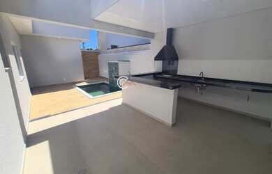 Imagem: A casa em condomínio possui 3 Dormitórios, 3 Banheiros, 4