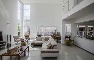 Imagem: A casa em condomínio possui 5 Dormitórios, 5 Banheiros, 4