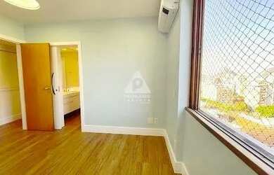 Imagem 10: Obra de arte espetacular com vistas deslumbrantes e em alto nível de...