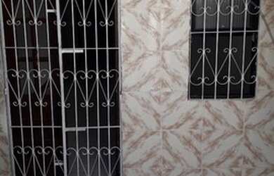 Imagem: A casa possui 1 Dormitório, 2 Banheiros, 48m² de Área e