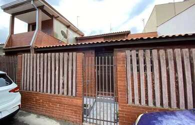 Imagem: A casa em condomínio possui 3 Dormitórios, 1 Banheiro, 1 Vaga