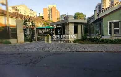 Imagem: A casa possui 2 Dormitórios, 1 Banheiro, 1 Vaga na garagem