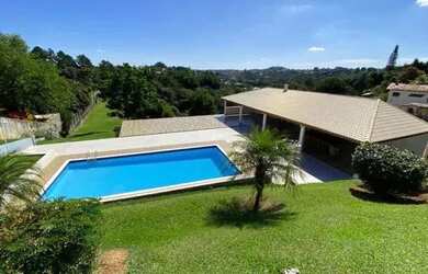 Imagem: A casa em condomínio possui 3 Dormitórios, 3 Banheiros, 3