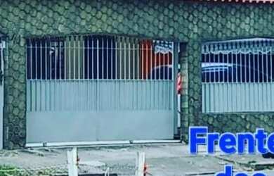 Imagem 2: 3 Casas no Bairro Mallet. 2 Vagas na garageme5 Dormitórios