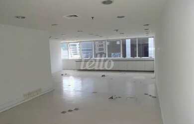 Imagem: O depósito possui 4 Vagas na garagem, 230m² de Área, Imóvel