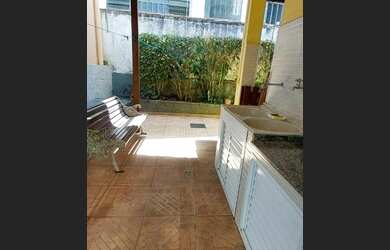 Imagem: A casa possui 5 Dormitórios, 3 Banheiros, 3 Vagas na garagem