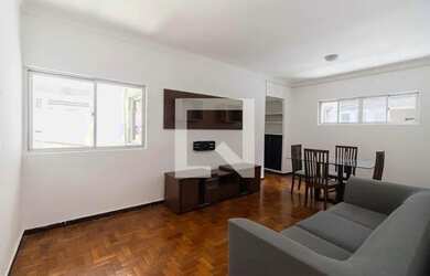 Imagem: O apartamento possui 3 Dormitórios, 1 Banheiro, 2 Vagas na