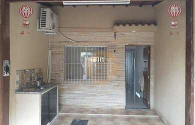 Imagem: A casa possui 2 Dormitórios, 1 Banheiro, 1 Vaga na garagem