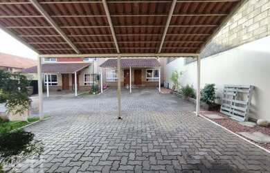 Imagem: O apartamento possui 2 Dormitórios, 1 Banheiro, 2 Vagas na