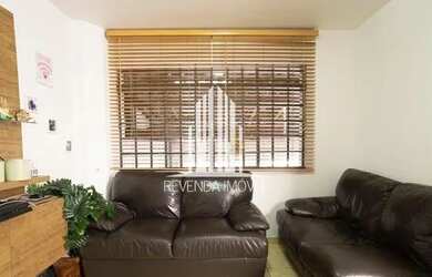 Imagem: A casa possui 3 Dormitórios, 3 Banheiros, 2 Vagas na garagem