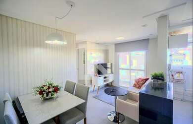 Imagem: O apartamento possui 2 Dormitórios, 1 Banheiro, 1 Vaga na garagem