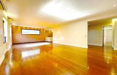 Imagem 1: Obra de arte espetacular com vistas deslumbrantes e em alto nível de...