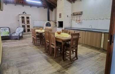 Imagem: A casa em condomínio possui 3 Dormitórios, 4 Banheiros, 4