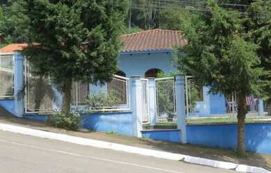 Imagem: A casa possui 2 Dormitórios, 1 Banheiro e 162m² de Área e