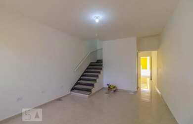 Imagem: A casa possui 2 Dormitórios, 2 Banheiros, 1 Vaga na garagem