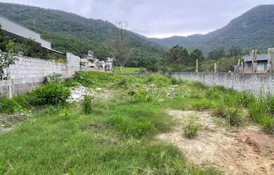 Imagem: O terreno à venda possui e está localizado em Ribeirão da