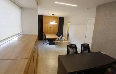 Imagem: O depósito possui 1 Vaga na garagem e 58m² de Área e está