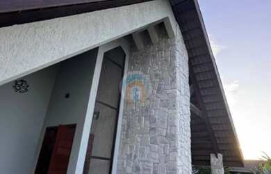 Imagem: A casa em condomínio possui 4 Dormitórios, 5 Banheiros, 2