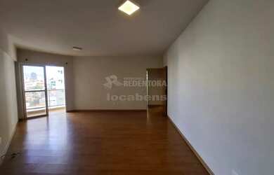 Imagem: O apartamento possui 3 Dormitórios, 1 Banheiro, 2 Vagas na