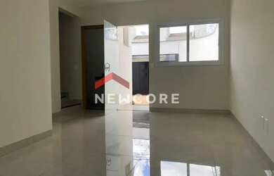 Imagem: A casa possui 2 Dormitórios, 3 Banheiros, 2 Vagas na garagem