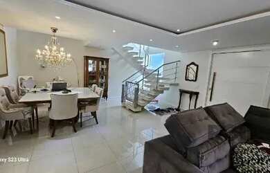 Imagem 9: Casa em Porto Alegre, no bairro Hípica, com 3 dormitório s , e 3 banheiros,...