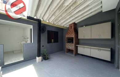 Imagem: A casa possui 2 Dormitórios, 3 Banheiros, 1 Vaga na garagem