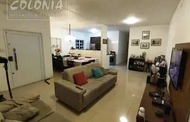 Imagem: A casa possui 3 Dormitórios, 3 Banheiros, 5 Vagas na garagem