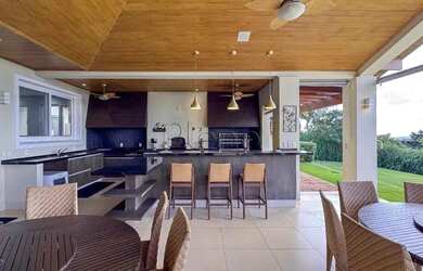 Imagem 15: Sobrado à venda e para locação com 6 suítes no Fazenda da Grama, em...