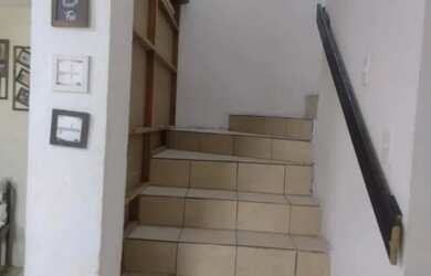 Imagem 7: Casa no Bairro Hípica, com terreno de 10 metros de frente por 33 metros...