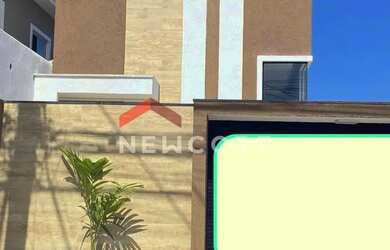 Imagem: A casa possui 3 Dormitórios, 3 Banheiros, 2 Vagas na garagem