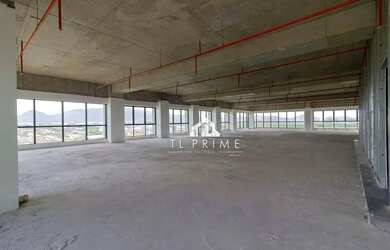 Imagem: O depósito possui 5 Vagas na garagem e 1189m² de Área e está