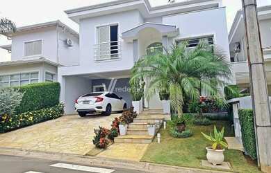 Imagem: A casa em condomínio possui 3 Dormitórios, 4 Banheiros, 4