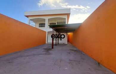 Imagem: A casa possui 3 Dormitórios, 1 Banheiro, 3 Vagas na garagem