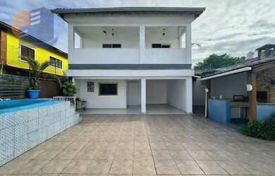 Imagem: A casa à venda possui 3 Dormitórios, 4 Banheiros, 5 Vagas