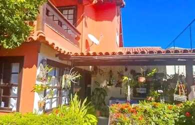 Imagem: A casa em condomínio possui 3 Dormitórios, 2 Banheiros, 1