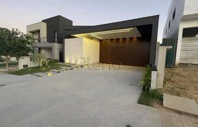 Imagem: A casa em condomínio possui 4 Dormitórios, 5 Banheiros, 4