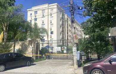 Imagem: O apartamento possui 2 Dormitórios, 2 Banheiros, 1 Vaga na